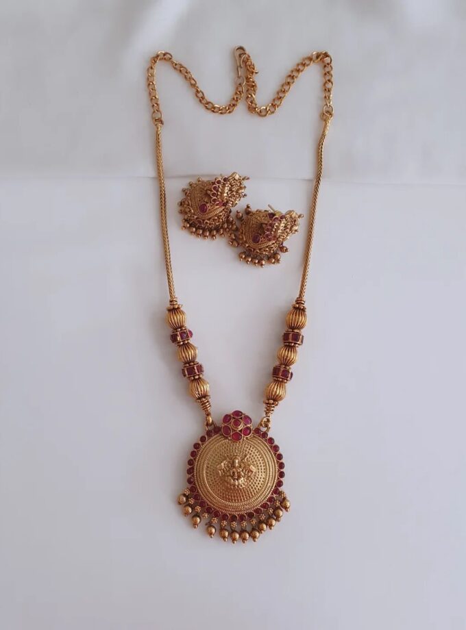 SHORT HAARAM-A245 RUBY