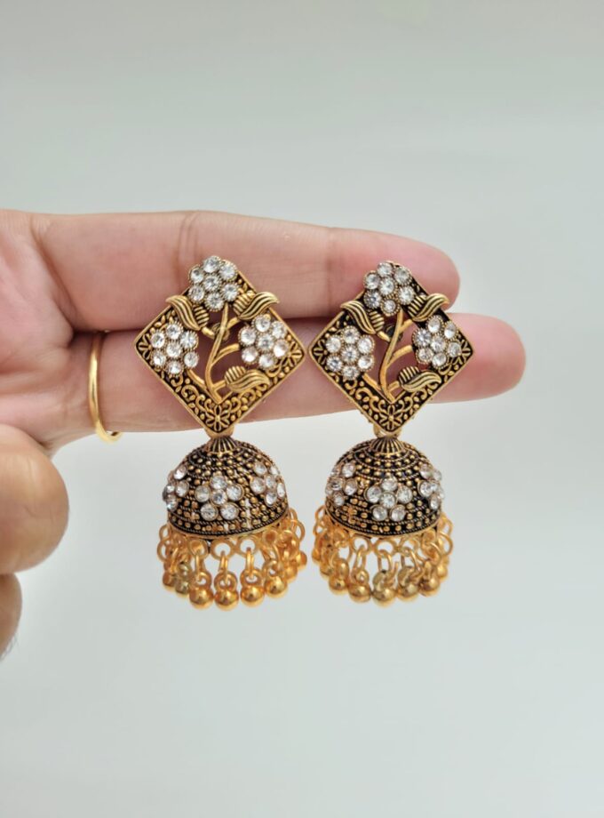 EARRING-B133 WHITE