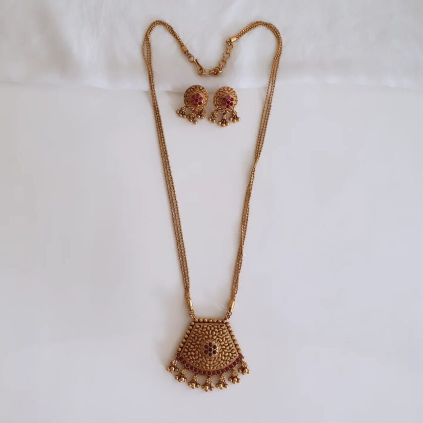 LONG HAARAM-A1960 RUBY