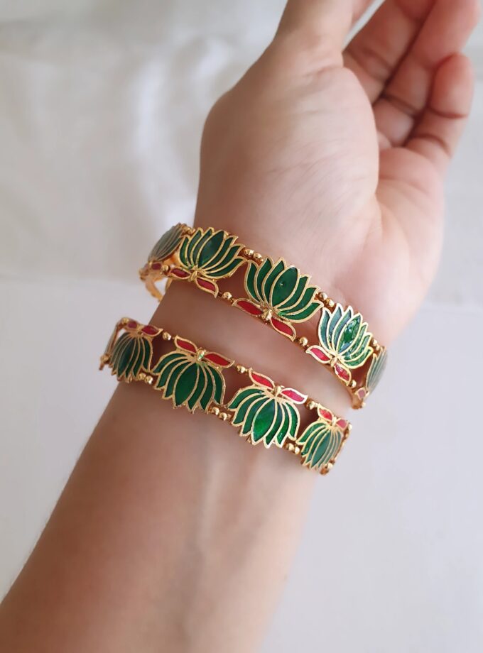 BANGLE LOTUS SET OF TWO-A2523