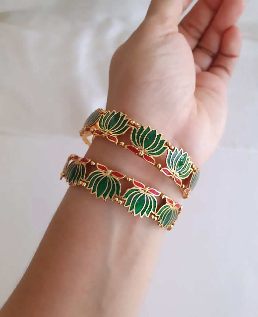 BANGLE LOTUS SET OF TWO-A2523