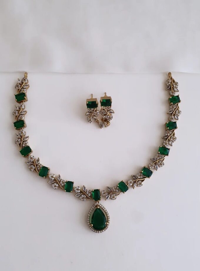 AD STONE NECKLACE(R)-A2563  GREEN