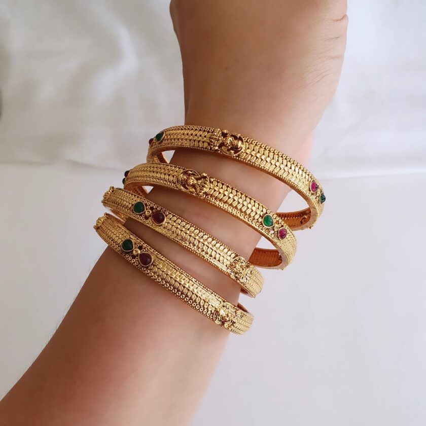 BANGLE SET OF FOUR-A2743