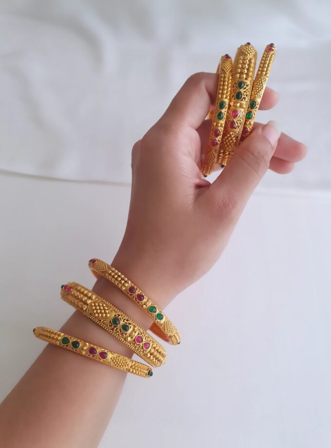 BANGLE SET OF SIX-A2779