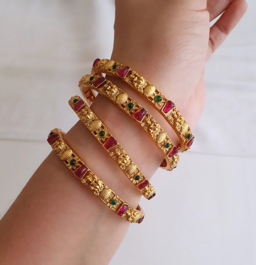 BANGLE SET OF FOUR-A2796