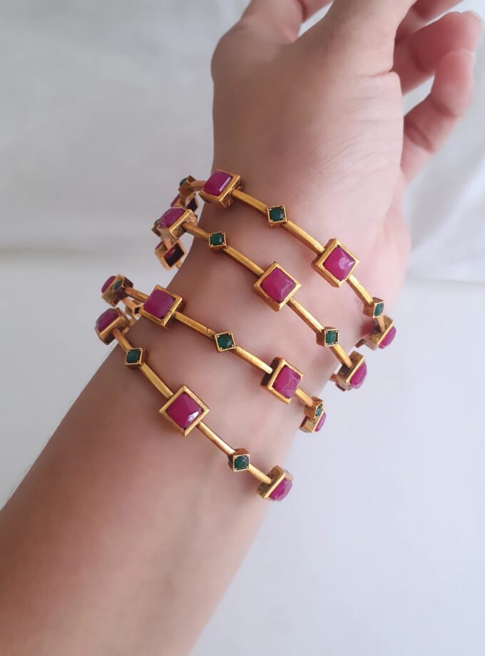 BANGLE SET OF FOUR-A2800