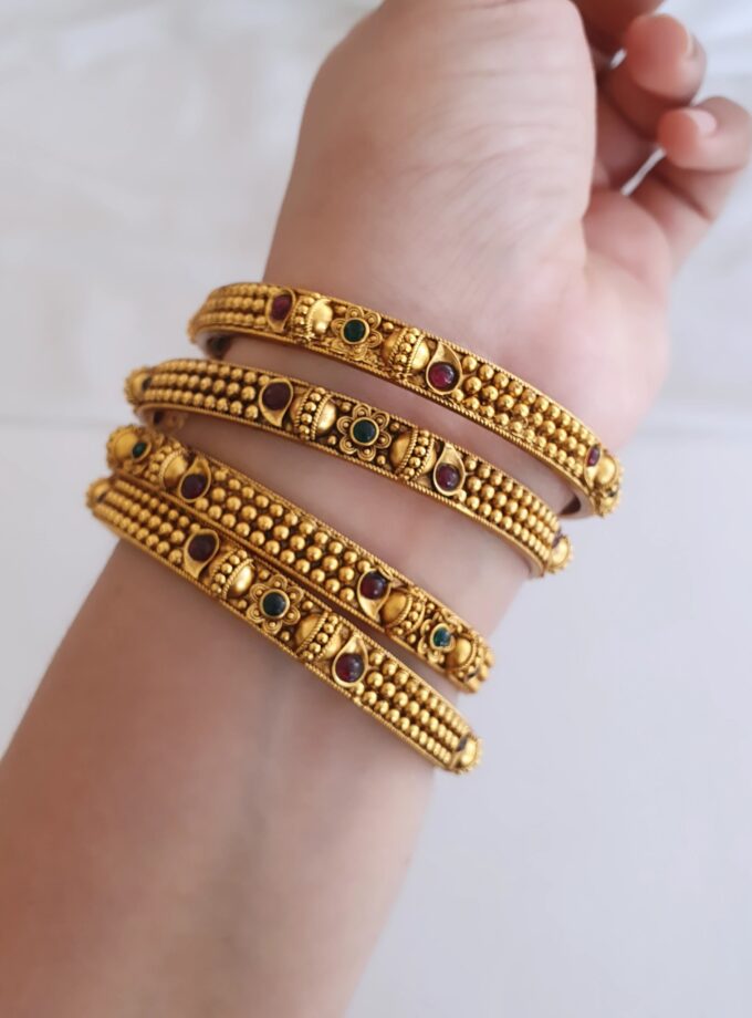 BANGLE SET OF FOUR-A2822