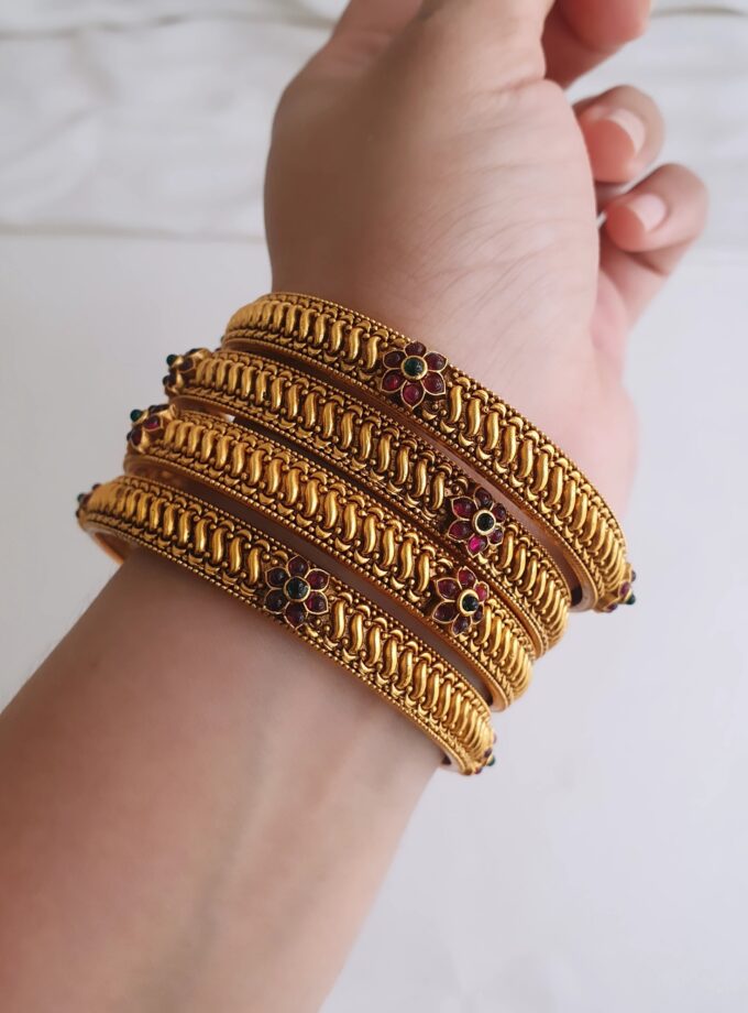 BANGLE SET OF FOUR-A2861