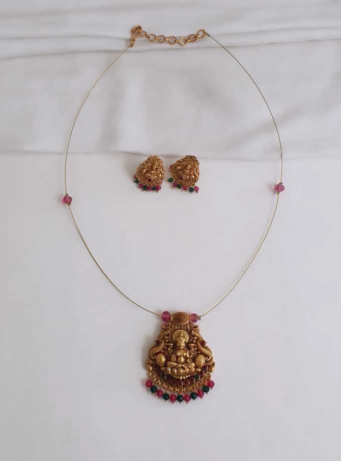 INVISIBLE CHAIN-A2891