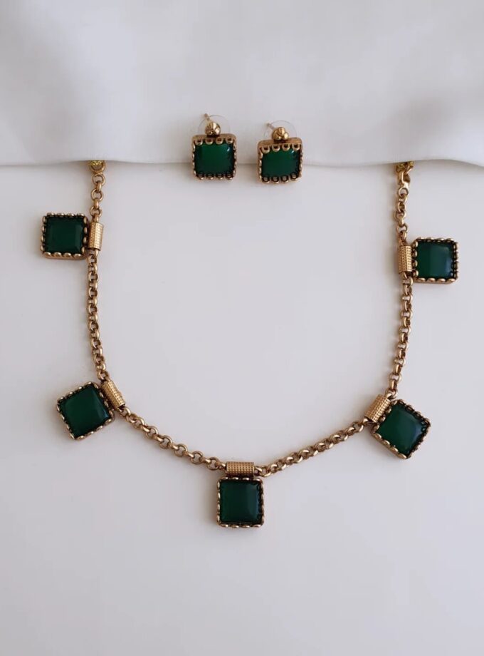 NECKLACE -A3170 GREEN