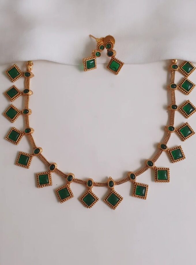 NECKLACE-A3271 GREEN