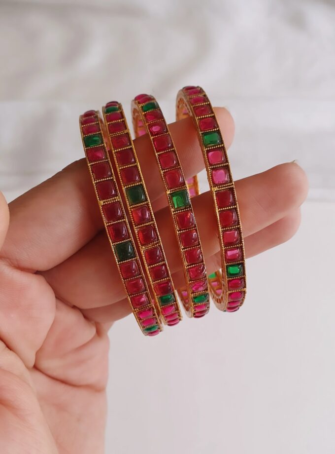 BANGLE SET OF FOUR-A3404