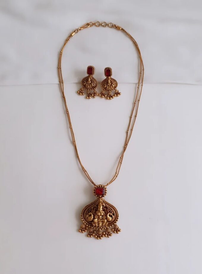 SHORT HAARAM-A2439 RUBY