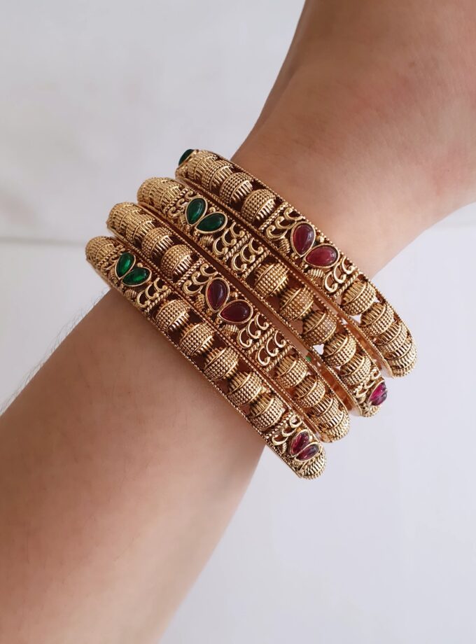 BANGLE SET OF FOUR-A3604
