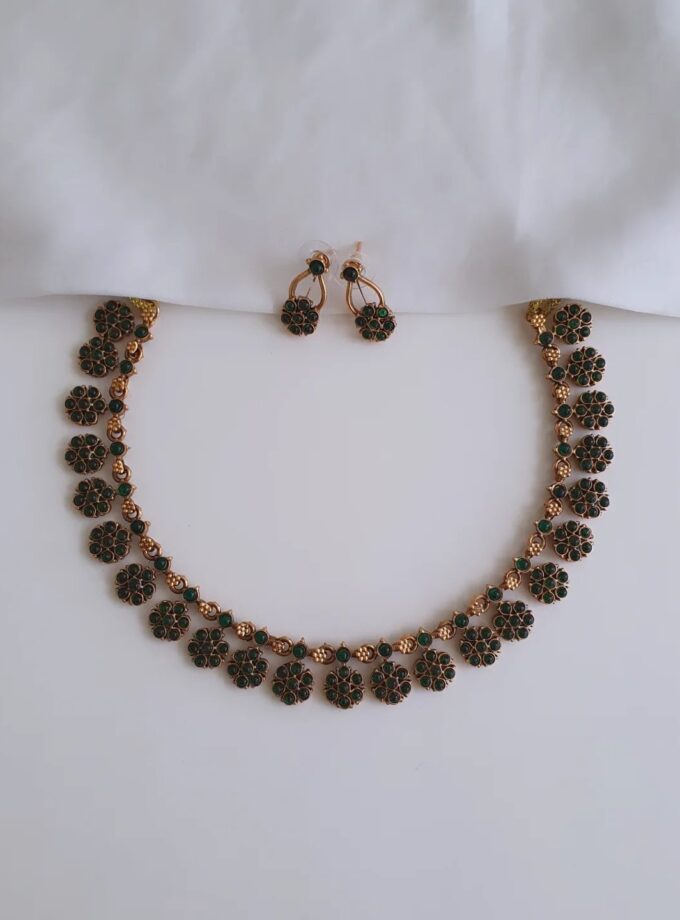 NECKLACE FLOWER-A3710 GREEN