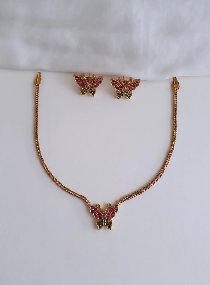 BUTTERFLY NECKLACE AD STONE-A3828