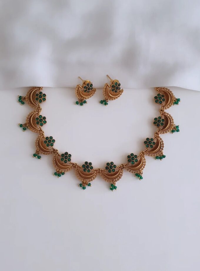 NECKLACE CHANDRA CORE-A3836 GREEN