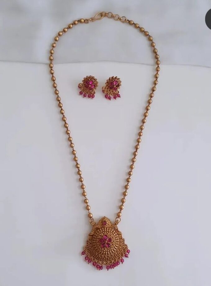 SHORT HAARAM-A3860 RUBY