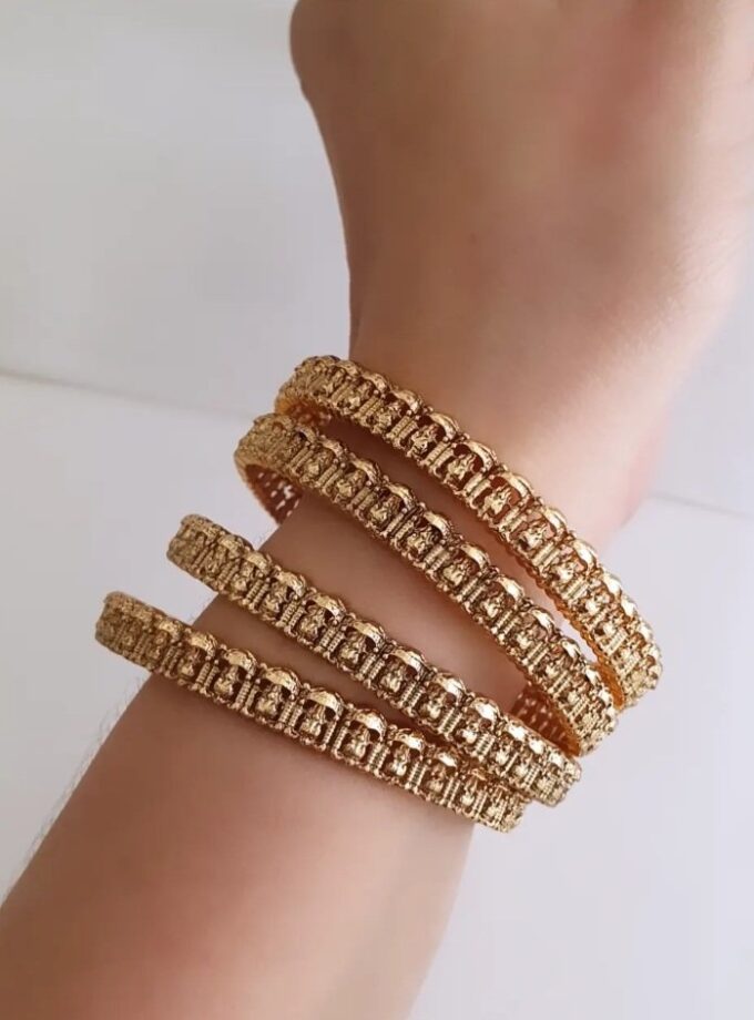 BANGLE SET OF FOUR-A3944