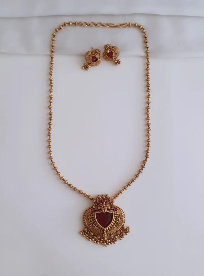 SHORT HAARAM-A3910 RUBY