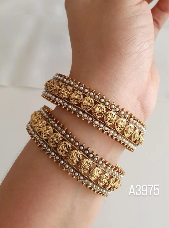BANGLE PEARL SET OF TWO-A3975