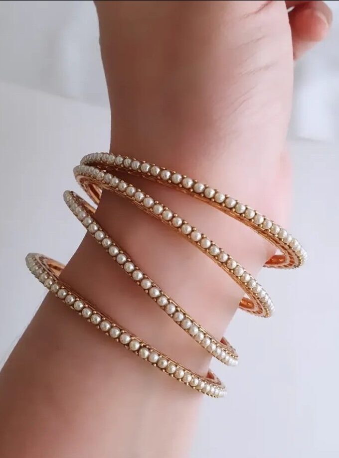 BANGLE PEARL SET OF FOUR-A4060