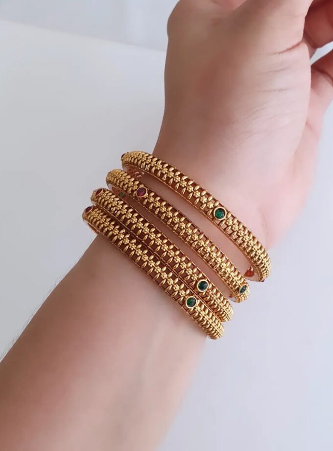 BANGLE SET OF FOUR-A4087