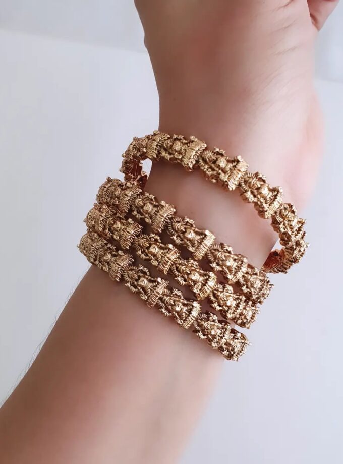 BANGLE SET OF FOUR-A4086