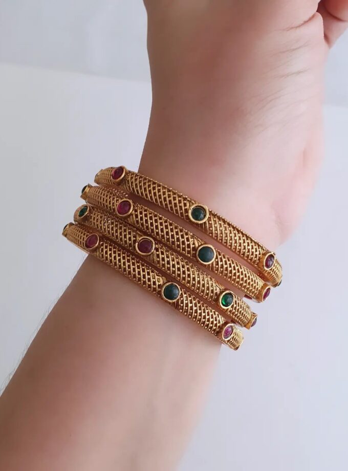 BANGLE SET OF FOUR-A4084
