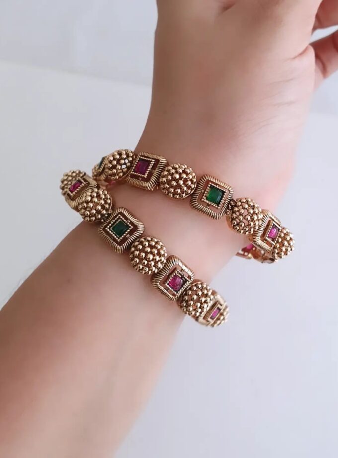 BANGLE SET OF TWO-A4088