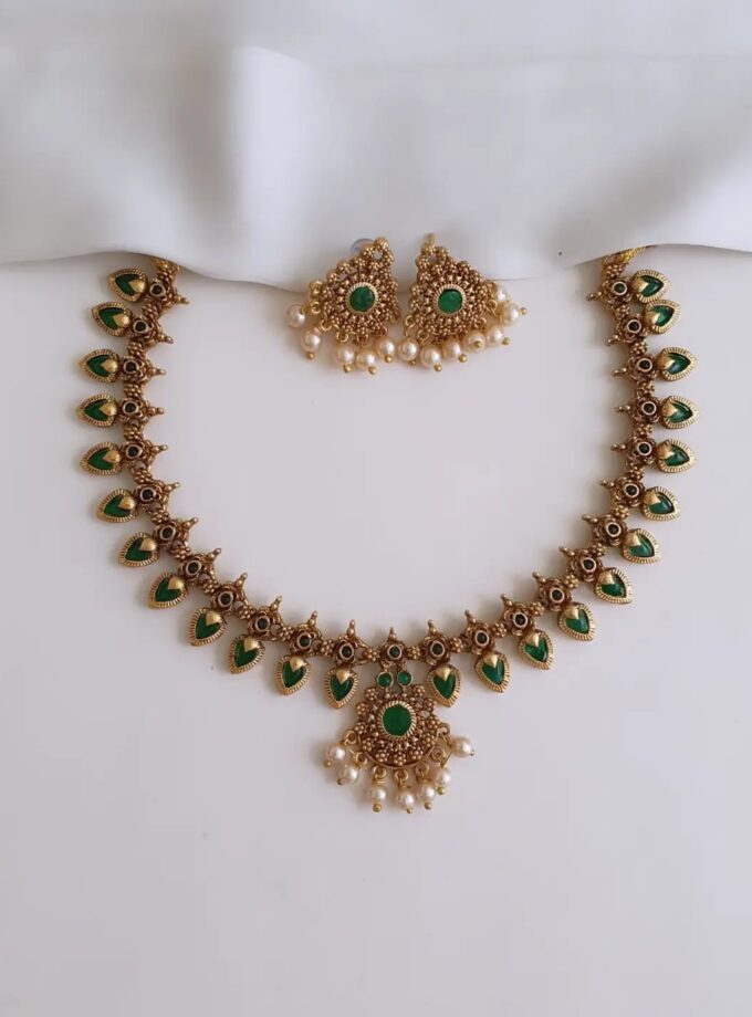 NECKLACE-A2804 GREEN