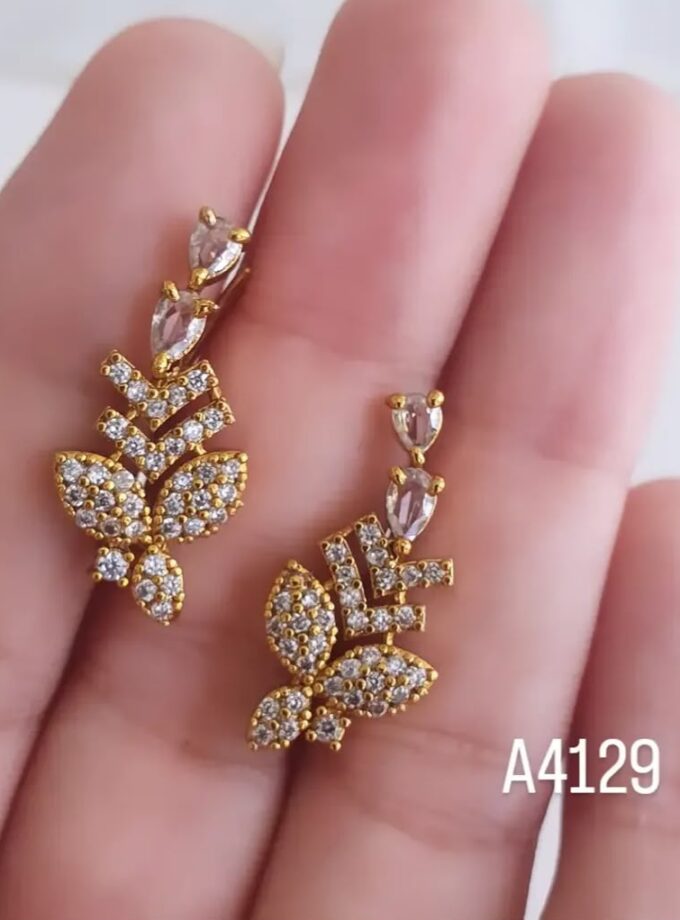 AD STONE EAR CUFF-A4129