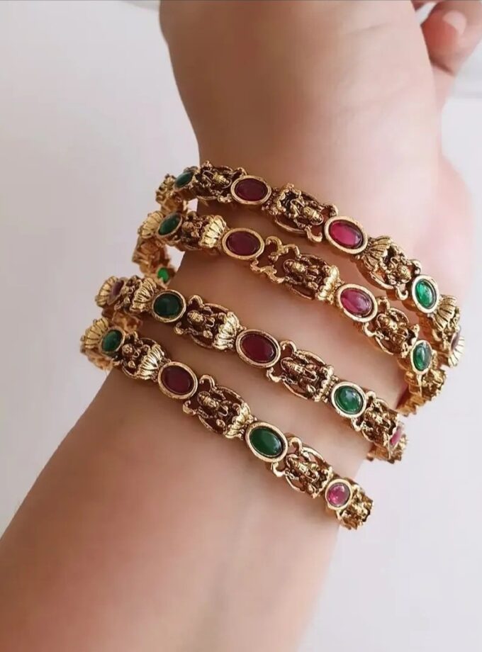BANGLE SET OF FOUR-A4267