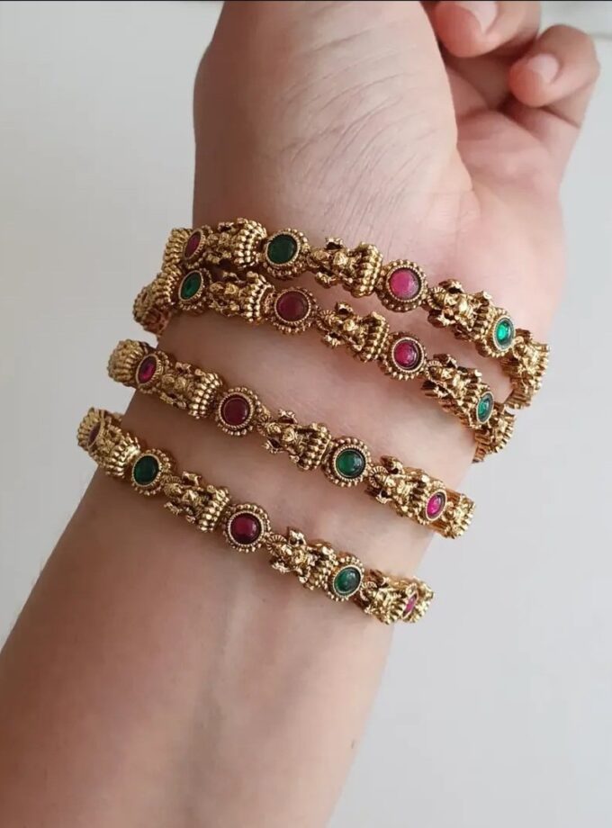 BANGLE SET OF FOUR-A4367