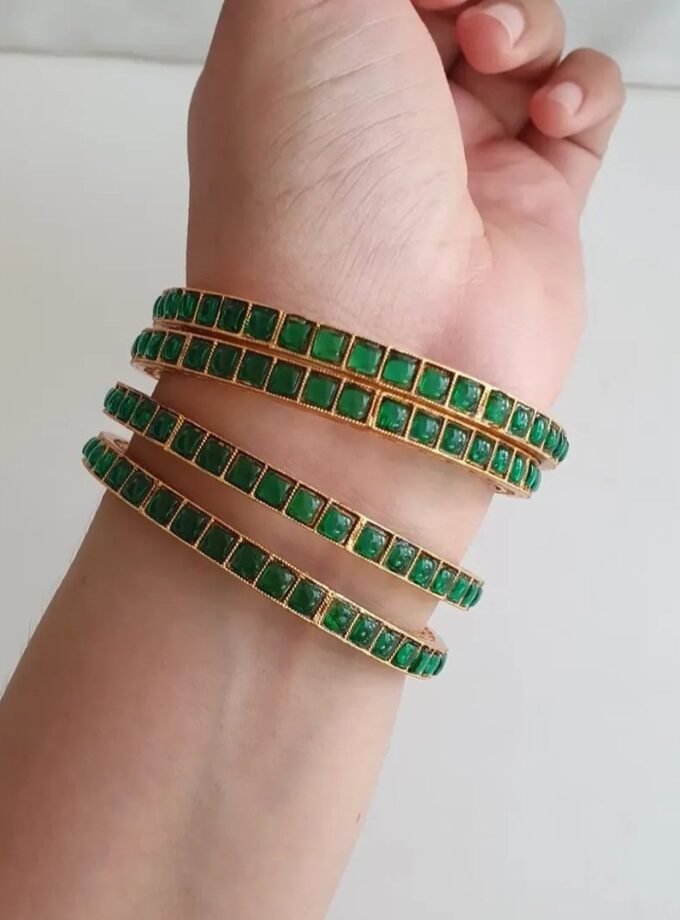 BANGLE SET OF FOUR-A4366
