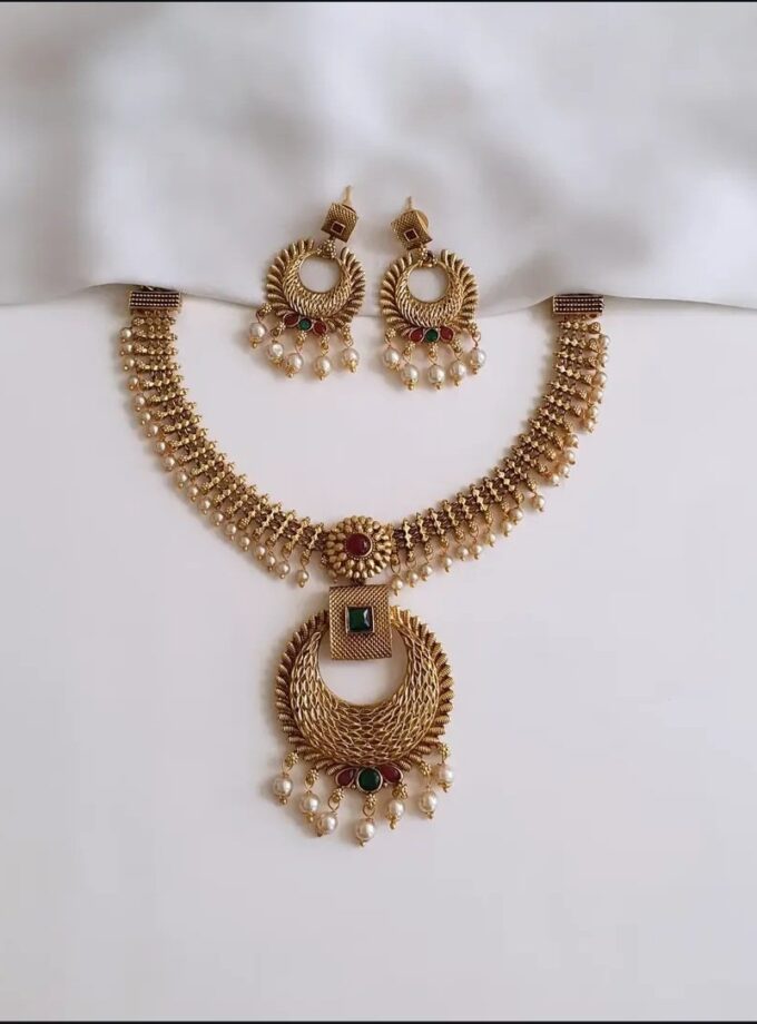 NECKLACE-A4402