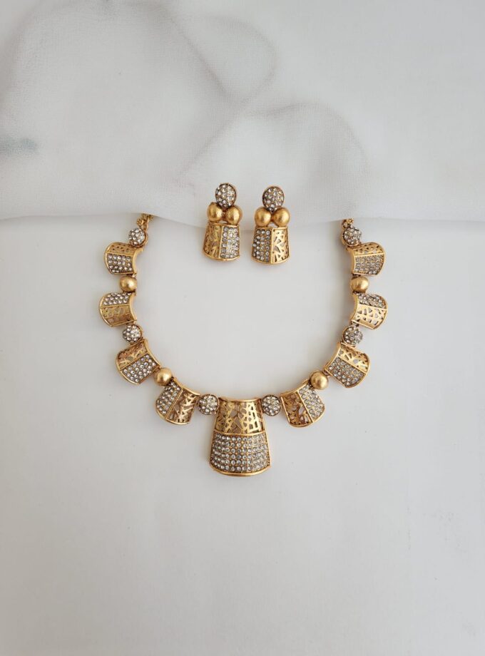 NECKLACE-A1057 WHITE