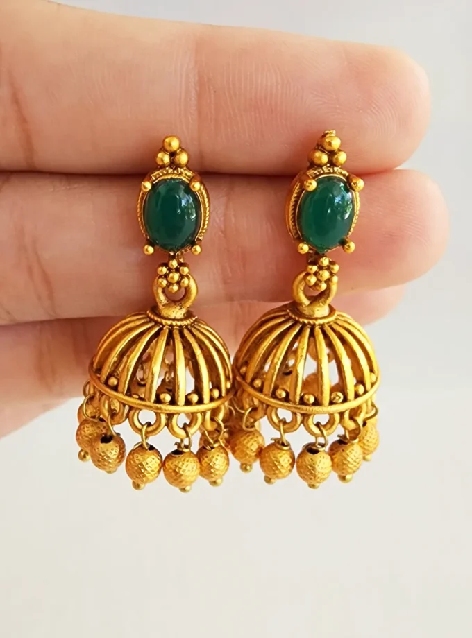 EARRING-B70 OVAL GREEN